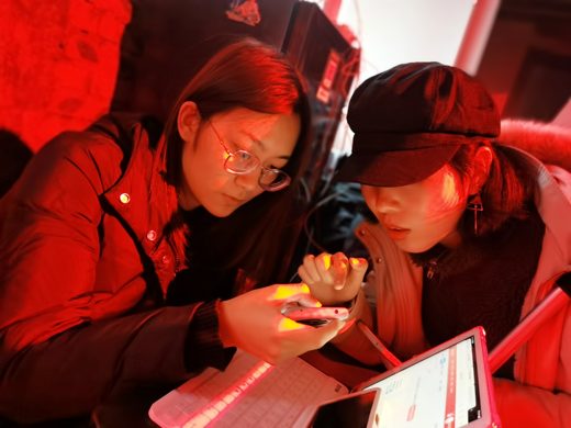 天台上的嚎叫者 · 图像资料 · F0608